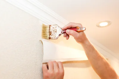 Pose de papier peint à Mettray — revêtements muraux et toiles de verre